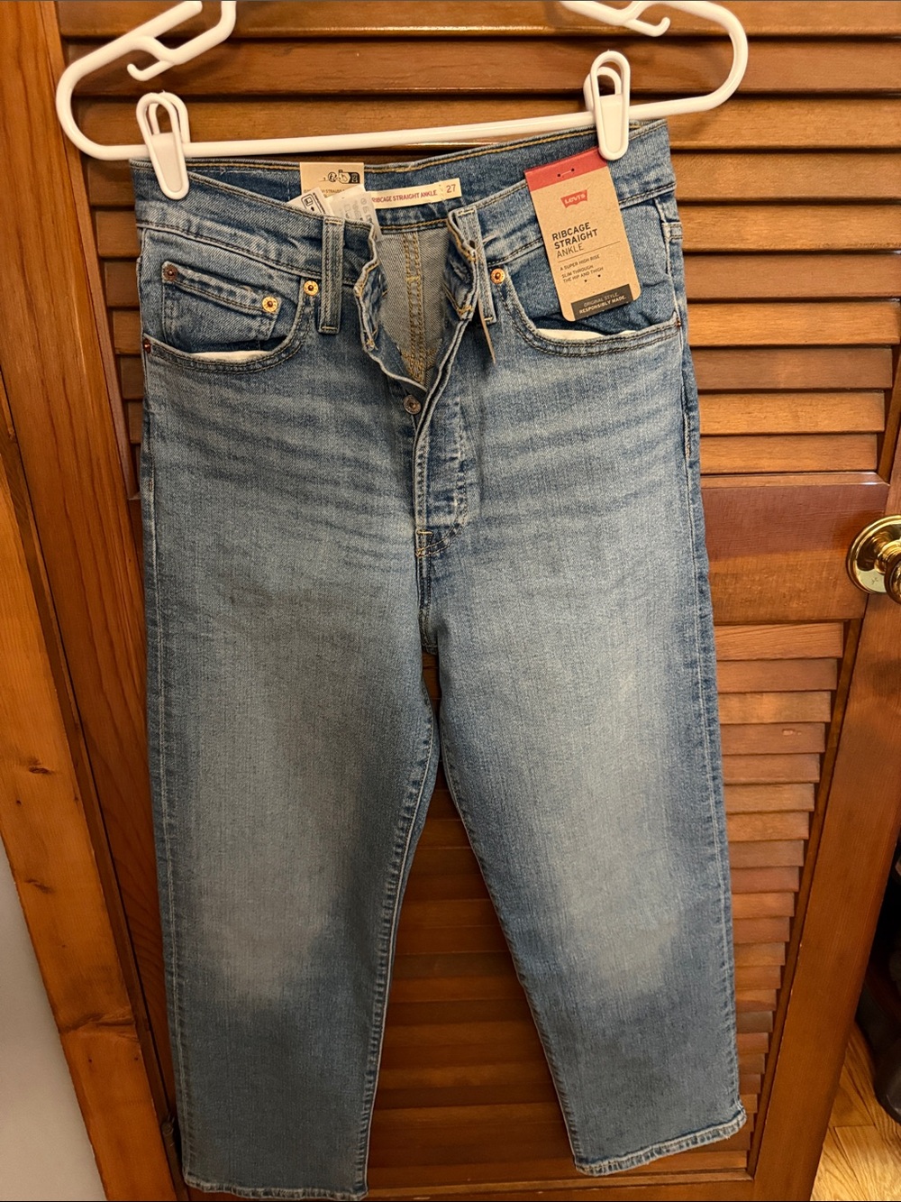 Levi's Women’s Light Wash Ribcage Straight Ankle Jeans
